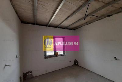 Casă cu 4 camere cu Teren 200 Mp în 1 Decembrie