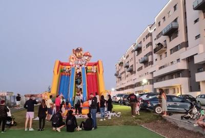 Apartament cu 3 camere decomandat în 13 Decembrie - 14