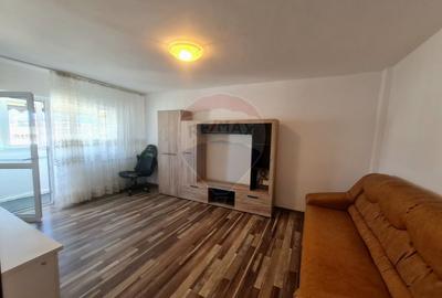 Apartament cu 3 camere decomandat în Brăilei - 2