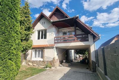 Casă individuală cu 5 camere în Dârlos
