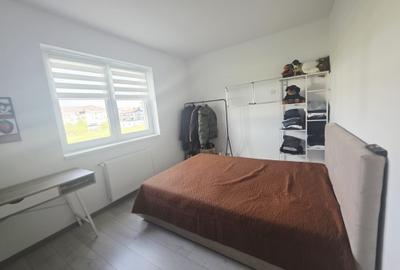 Apartament cu 3 camere decomandat în Tractorul - 15