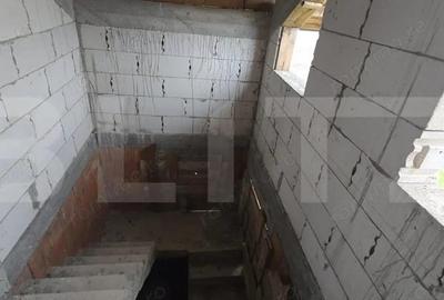 Casă cu 4 camere cu Teren 400 Mp în Central