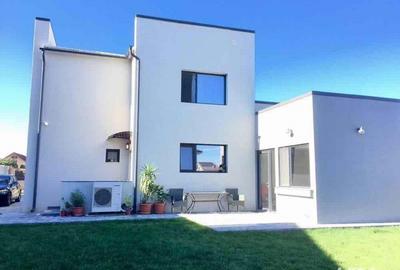 Casă cu 5 camere cu Teren 510 Mp în Malu Mare - 1