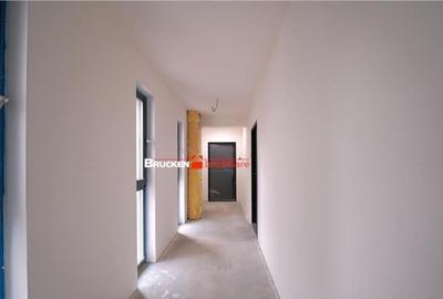 Spațiu comercial, de 135 mp, în Decebal - 15