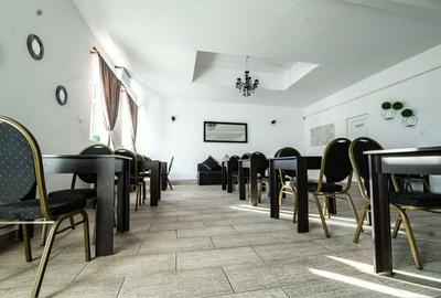 Spațiu comercial, de 144 mp, în Central - 4