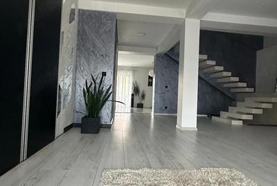 Casă cu Teren 720 Mp în Central - 6