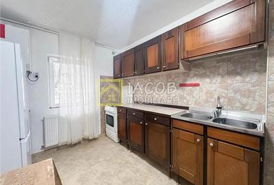 Apartament 2 camere de inchiriat str. Prieteniei, etaj 1 - 2