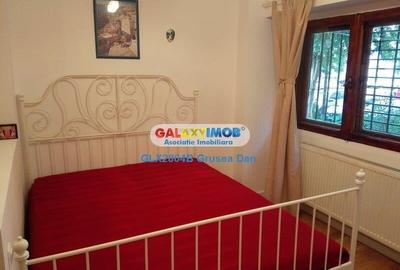 Nerva traian | studio chic 43mp | 1990 | pat cada | metrou - 1