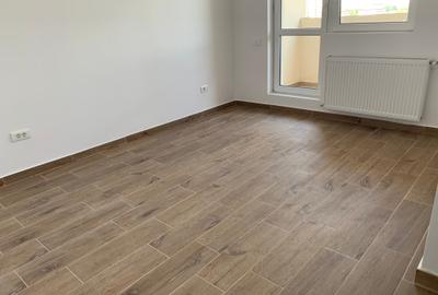 Garsoniera decomandata, bloc nou, Aparatorii Patriei metrou - 2