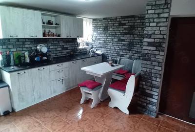 Casă cu 5 camere cu Teren 756 Mp în Central - 10