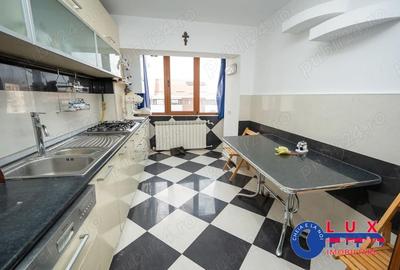 Apartament cu 4 camere decomandat în Babadag - 4