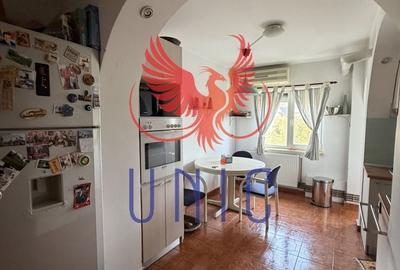 3 decomandate 1 Mai - 25