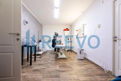 Spațiu comercial, de 430 mp, în Central - 8