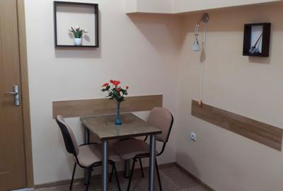 Garsonieră decomandată în Central