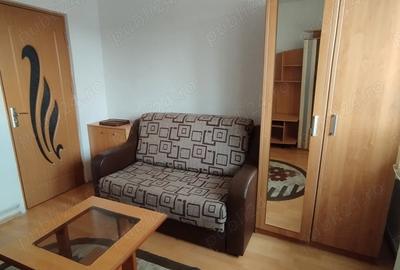 Apartament cu 3 camere decomandat în Vălenii de Munte - 2