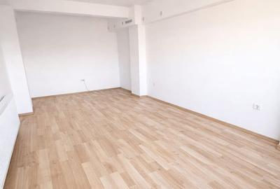 Apartament cu 2 camere decomandat în Km 5 - 3