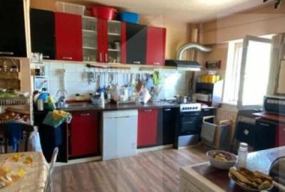 Apartament de vanzare, cu 5 camere, zona 300 Micalaca - 5