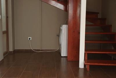 Casă cu 4 camere în Slobozia - 1