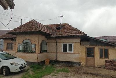 Casă cu Teren 800 Mp în Brătășanca - 3