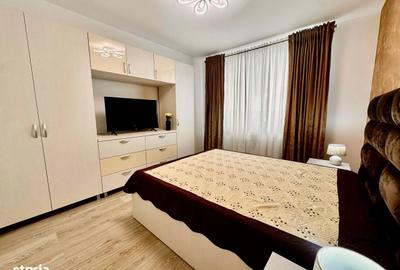 Apartament cu 3 camere decomandat în Tractorul - 3