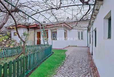 Casă cu 2 camere cu Teren 370 Mp în Central