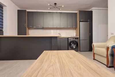 Apartament cu 2 camere semidecomandat în 1 Mai