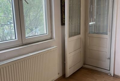 Apartament cu 3 camere decomandat în Giurgiului - 2