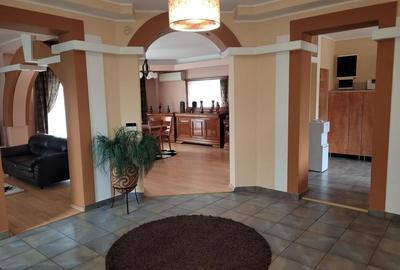 Vila  5 camere  , in Ploiesti, zona 8 Martie. - 10