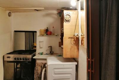 Casă cu 2 camere cu Teren 150 Mp în Tei - 4