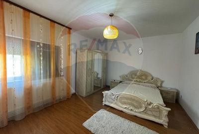 Casa / Vila cu 6 camere de vanzare - 13