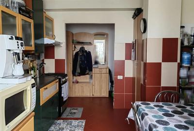 Apartament de vanzare, cu 3 camere,etaj 8 din 10 ,decomandat,zona Fortuna - 2