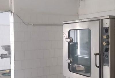 Spațiu comercial, de 326 mp, în Central - 1