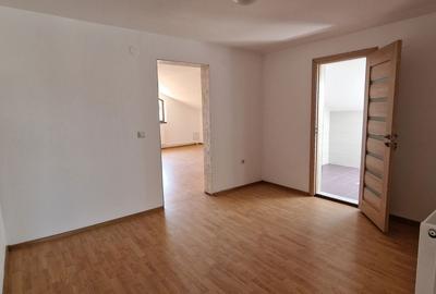 Casă cu 5 camere cu Teren 420 Mp în Trei Stejari - 4