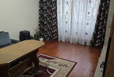 Apartament 4 camere-Zona Sud - etaj 3/4 - 80 mp -  69500 euro - 2