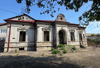 Casă cu Teren 600 Mp în Central - 2