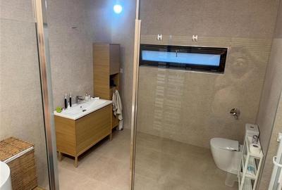 Casă individuală cu 4 camere cu Canalizare în Central - 18