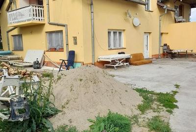 Casă cu Teren 2200 Mp în Ianova - 2