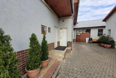 Spațiu comercial, de 100 mp, în Central