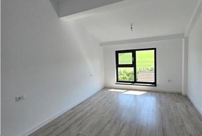 Apartament cu 4 camere decomandat în Valea Adâncă - 9