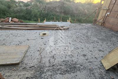 Jumatate de duplex pe parter cu 3 camere si 2 bai, Sag - 14