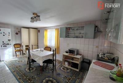 Casă individuală cu 6 camere cu Canalizare în Girocului - 13