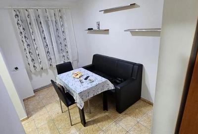 Apartament cu 4 camere semidecomandat în Micro II - 12
