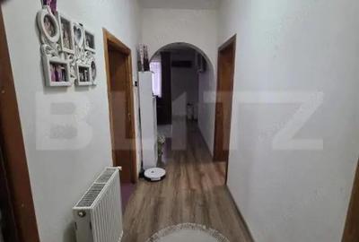 Casă cu Teren 2700 Mp în Central - 2