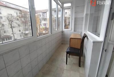 Apartament cu 3 camere decomandat, mobilat în Girocului