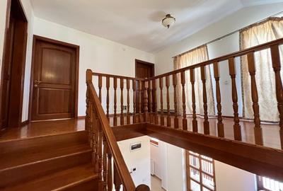 Vila cu  4 camere , 180 mp, curte, 5 parcari , terasa, Europa,, Eugen ionesco - 8