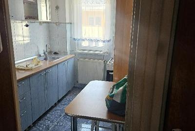 Apartament cu 2 camere semidecomandat în Centrul Civic