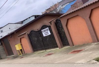 Casă cu 6 camere în Podu Turcului - 1