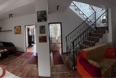 Casă cu 4 camere în Nisipoasa - 2