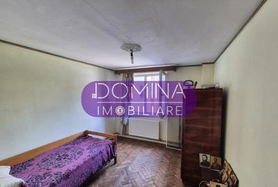 Apartament 3 camere *etaj 2 - decomandat* - str. Zambilelor - 2