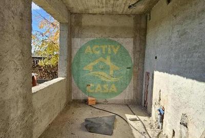 Casă cu 5 camere cu Teren 2000 Mp în Cotu Vameș